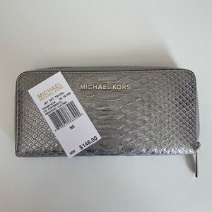 Michael kors wallet